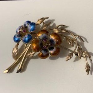 Beautiful flower and vine brooch